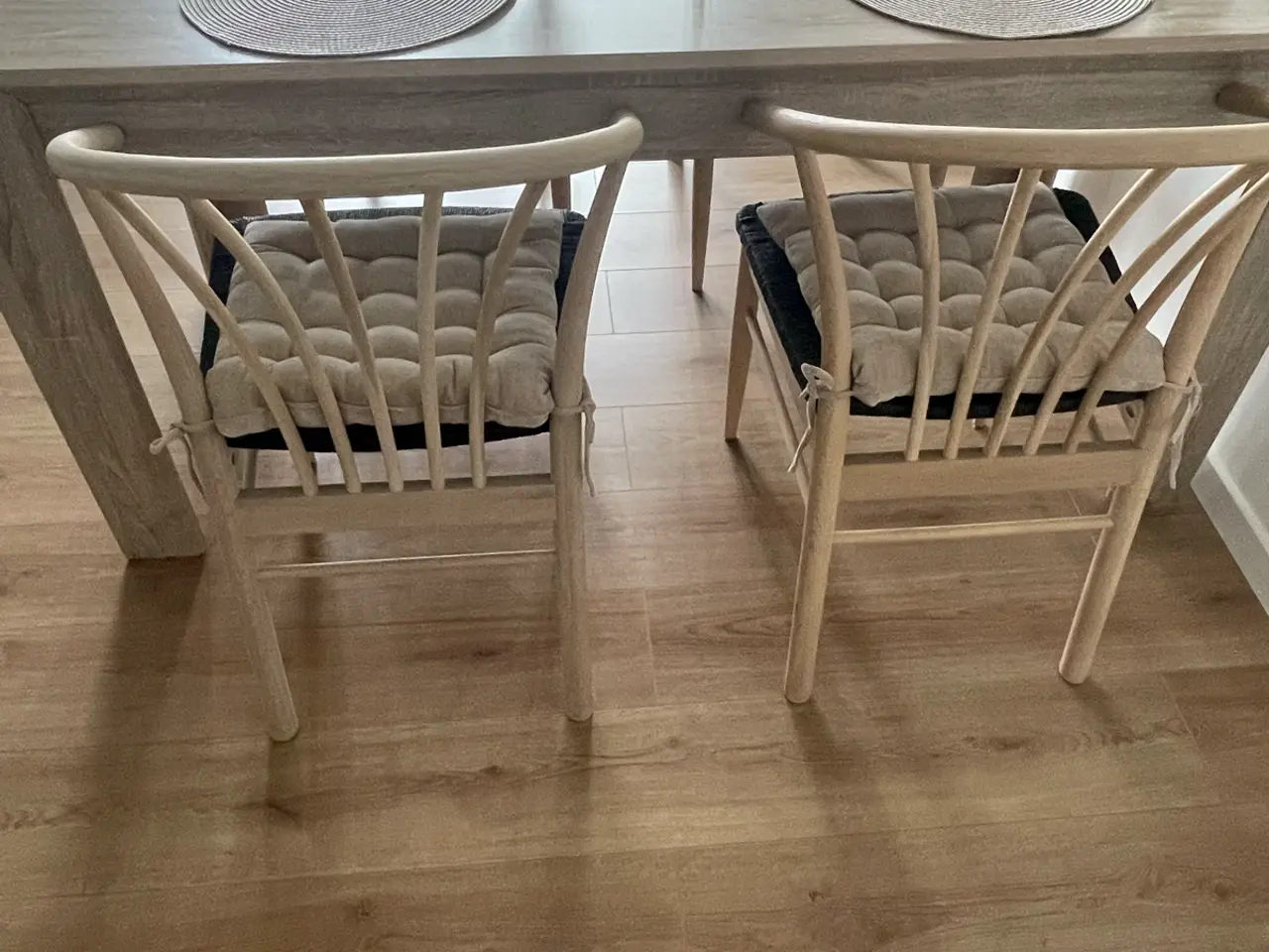 Billede 2 - Sofabord og 4 stole
