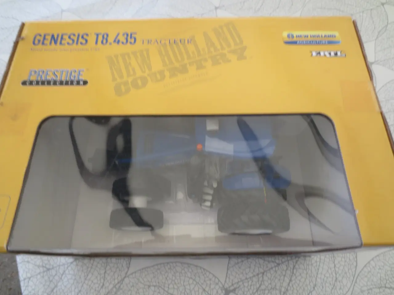 Billede 2 - 1 stk Ny New Holland T8.435 ERTL metal