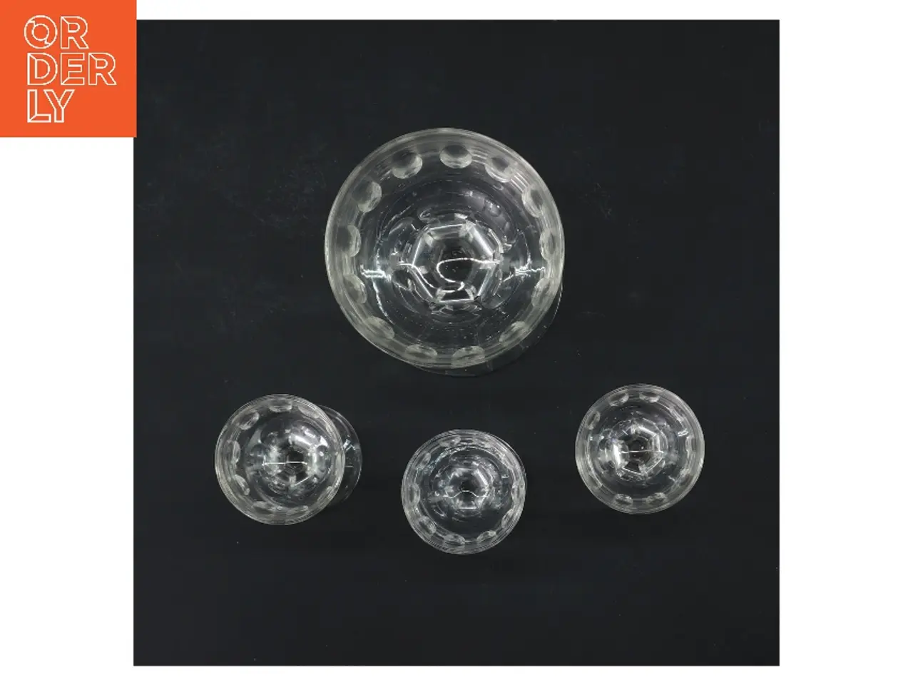 Billede 3 - Sæt med fire glas (str. 4 stk Ø 4 & 7 cm længde 8 & 13,5 cm)