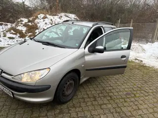 Billig nysynet st Car benzin