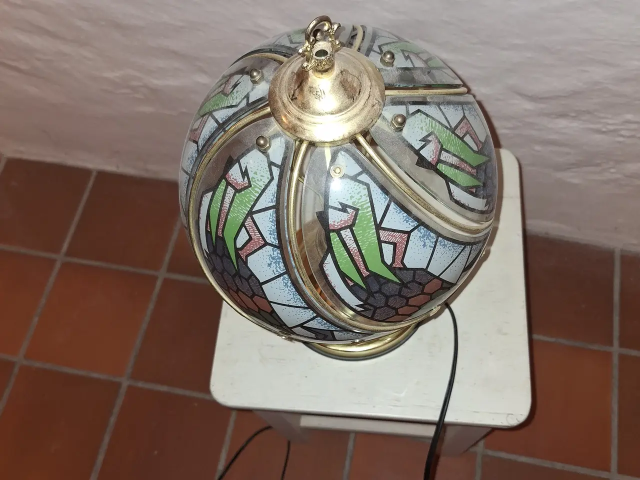 Billede 3 - Bordlampe med messingfod og farvet glas skærm