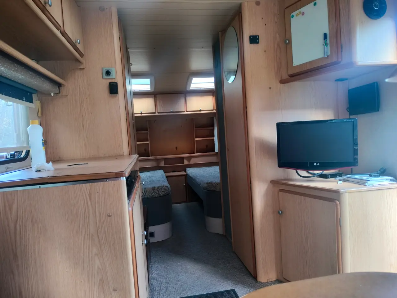 Billede 9 - Campingvogn med 2 fortelte.