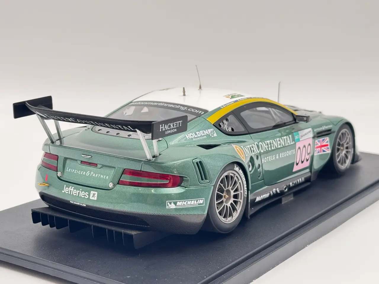 Billede 4 - AUTOart Aston Martin DBR9 LM 6,0 V12 #009 - 1:18
