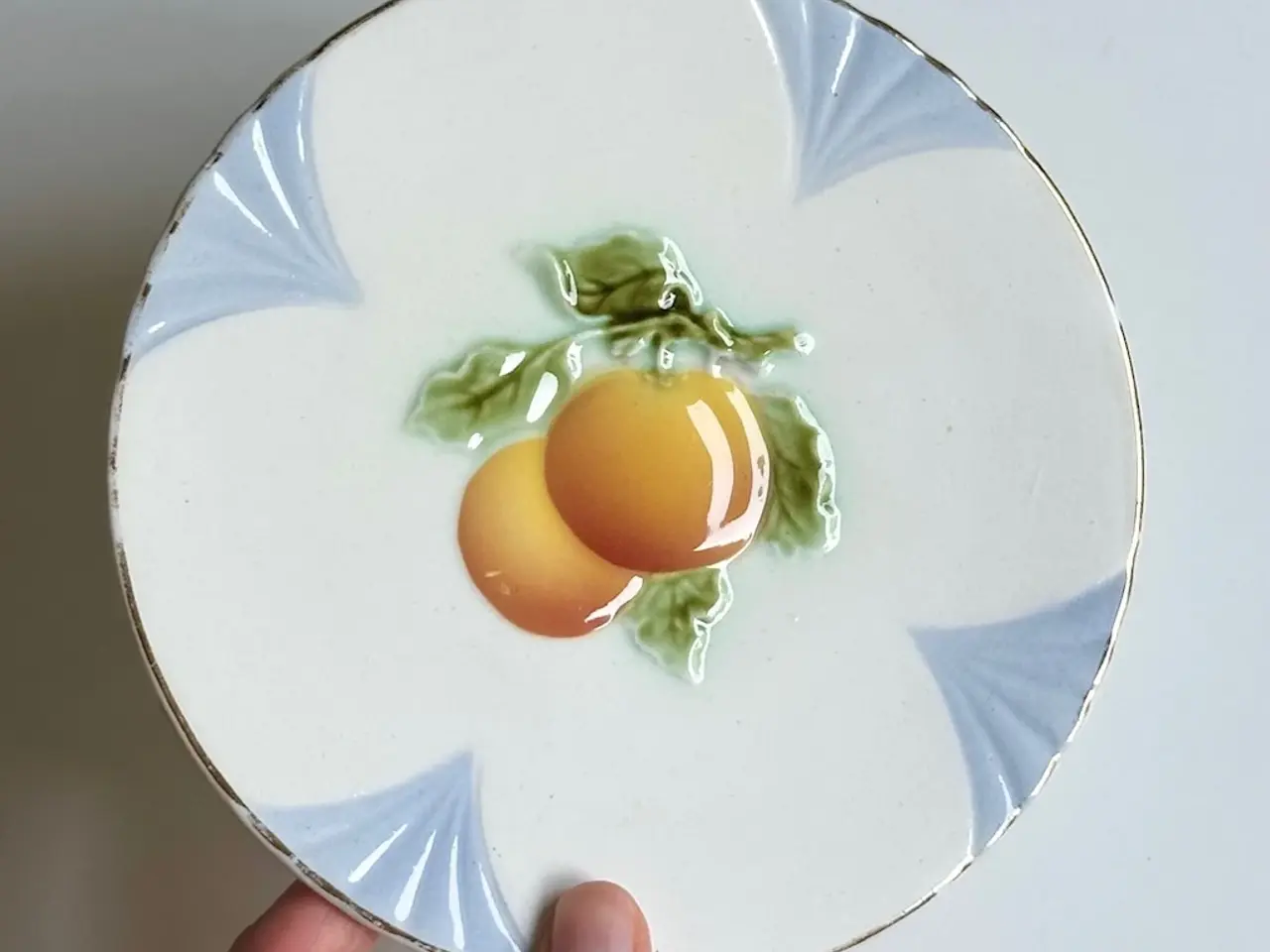 Billede 2 - Fajancetallerkner m appelsiner, 2 stk samlet