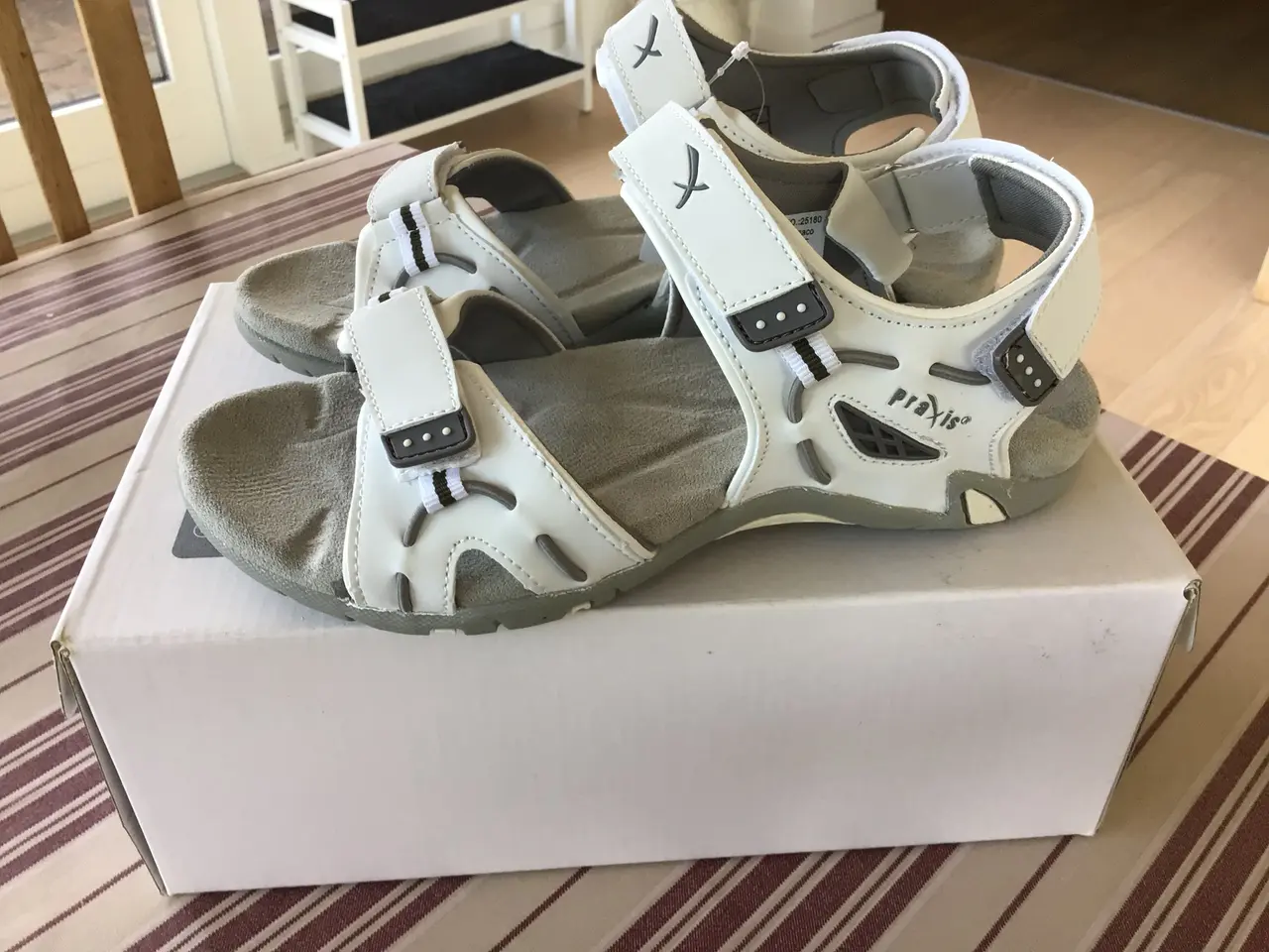 Billede 1 - Nye sandaler