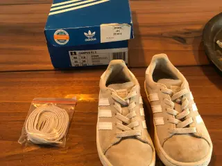Adidas sneakers str 25