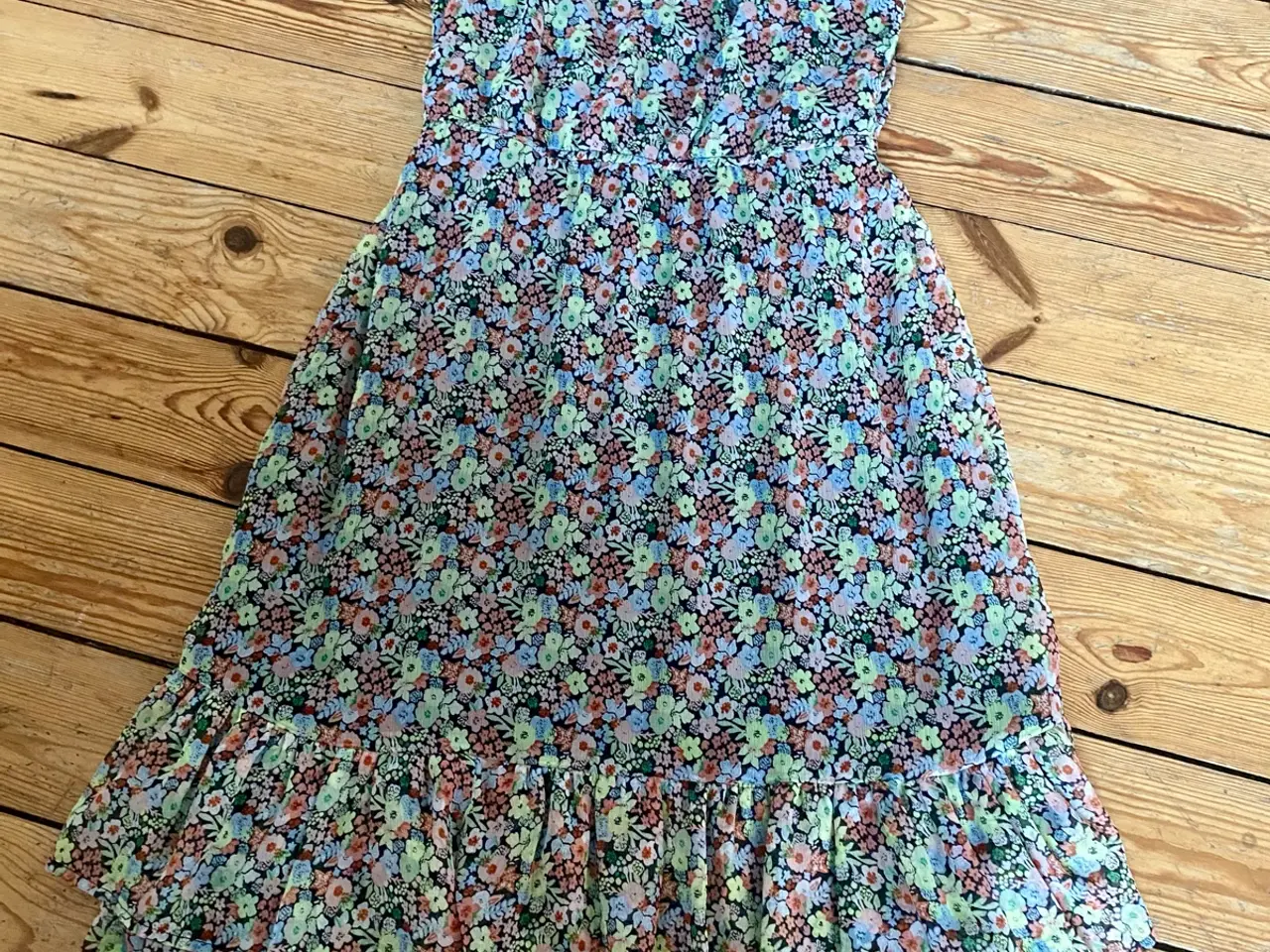 Billede 4 - Only blomstret kjole S