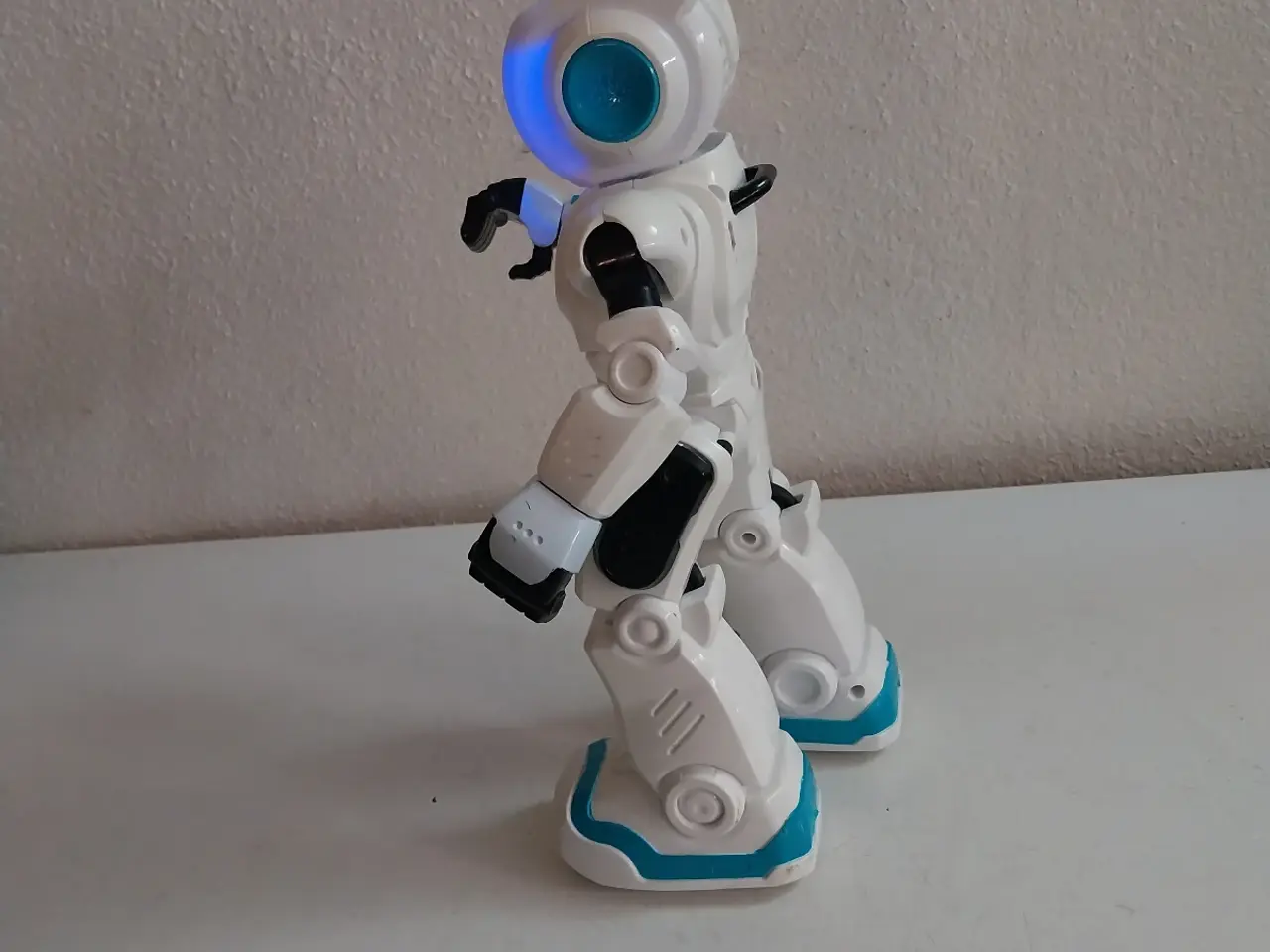 Billede 4 - Robot med lys, lyd og bevægelse