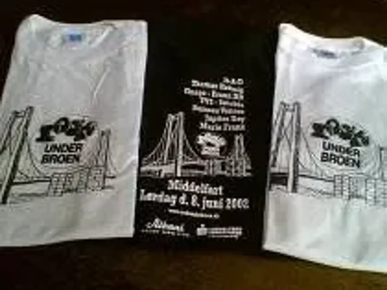 Billede 3 - NEDSAT: Nye Rock under Broen T-shirts og caps