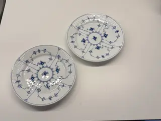 Musselmalet riflet tallerken 19 cm. 2 stk.