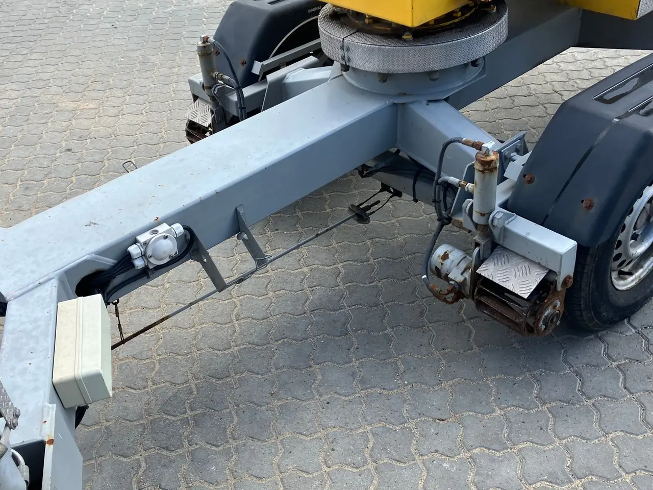 Billede 13 - Omme 1550  Omme 1550 15 meters trailer lift