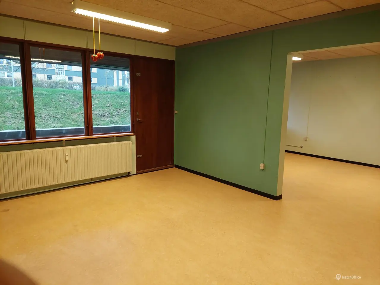 Billede 3 - Stort butikslokale til leje i 8930 området