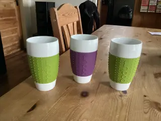 Bodum Krus, Osteklokke, Porcelæns Knager, Og Mere.