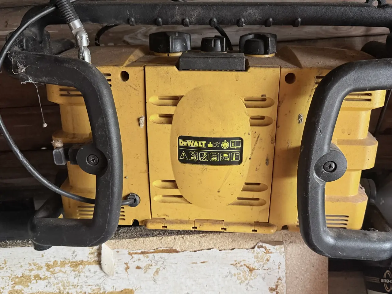 Billede 2 - Dewalt radio og lader 