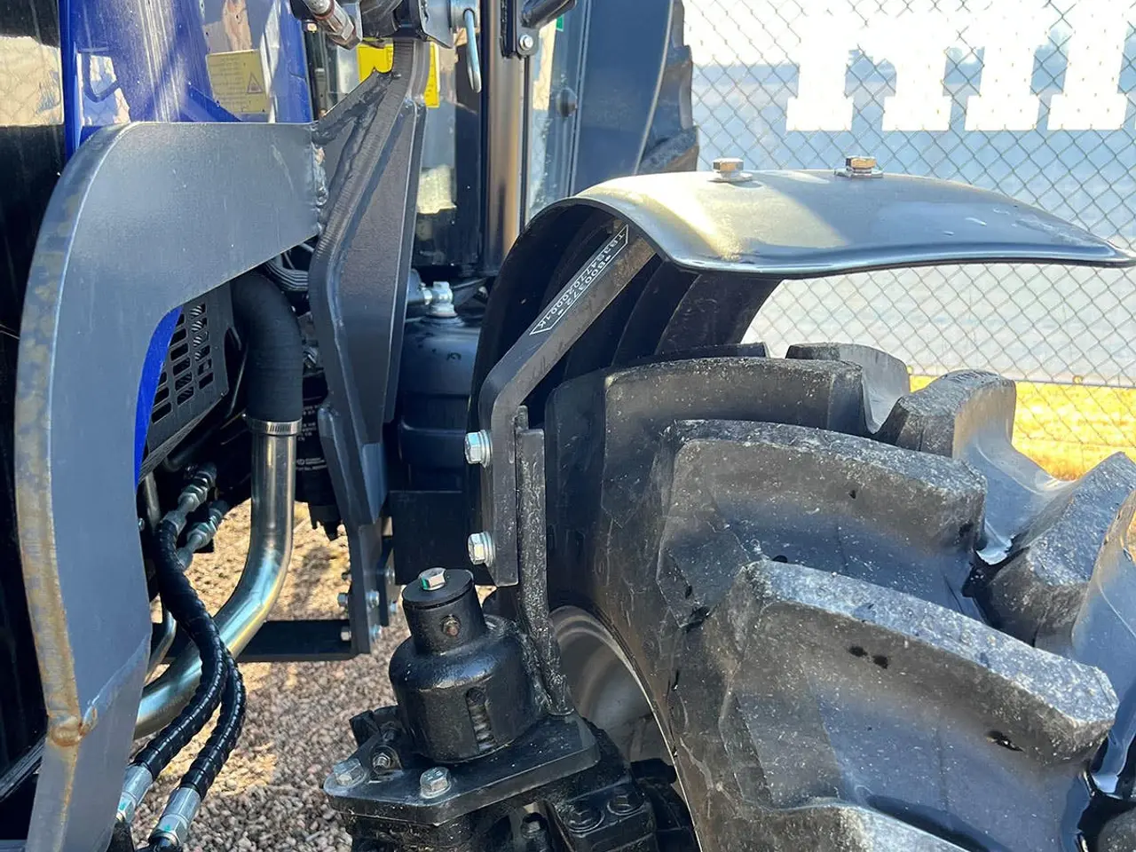 Billede 19 - Traktor Lovol 75 hk 4WD med frontlæsser, Stage V