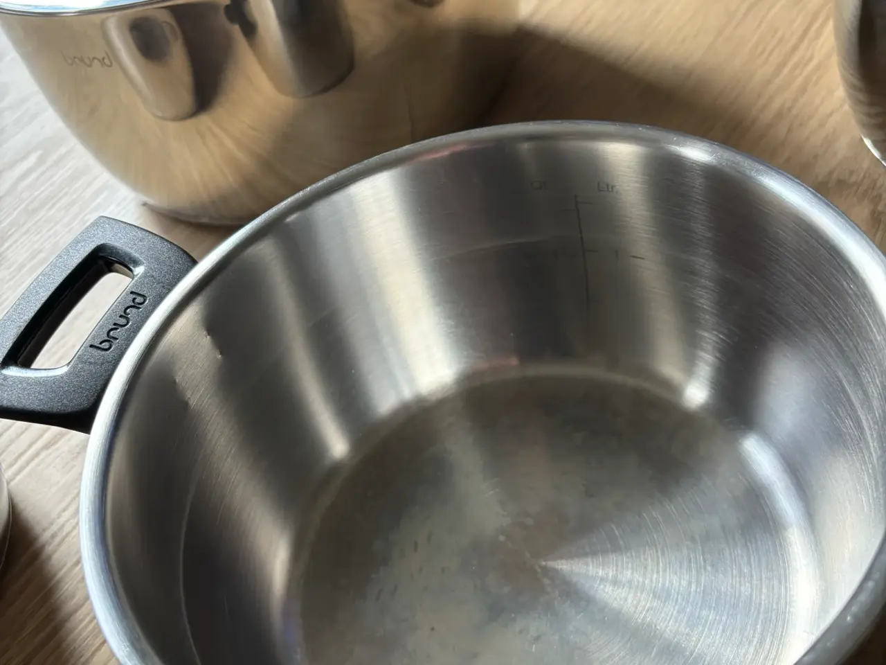 Billede 4 - Lækkert grydesæt mærket Scanpan Brund