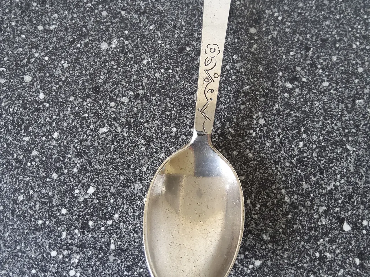 Billede 4 - Spiseske med flot mønster. fra 1933.