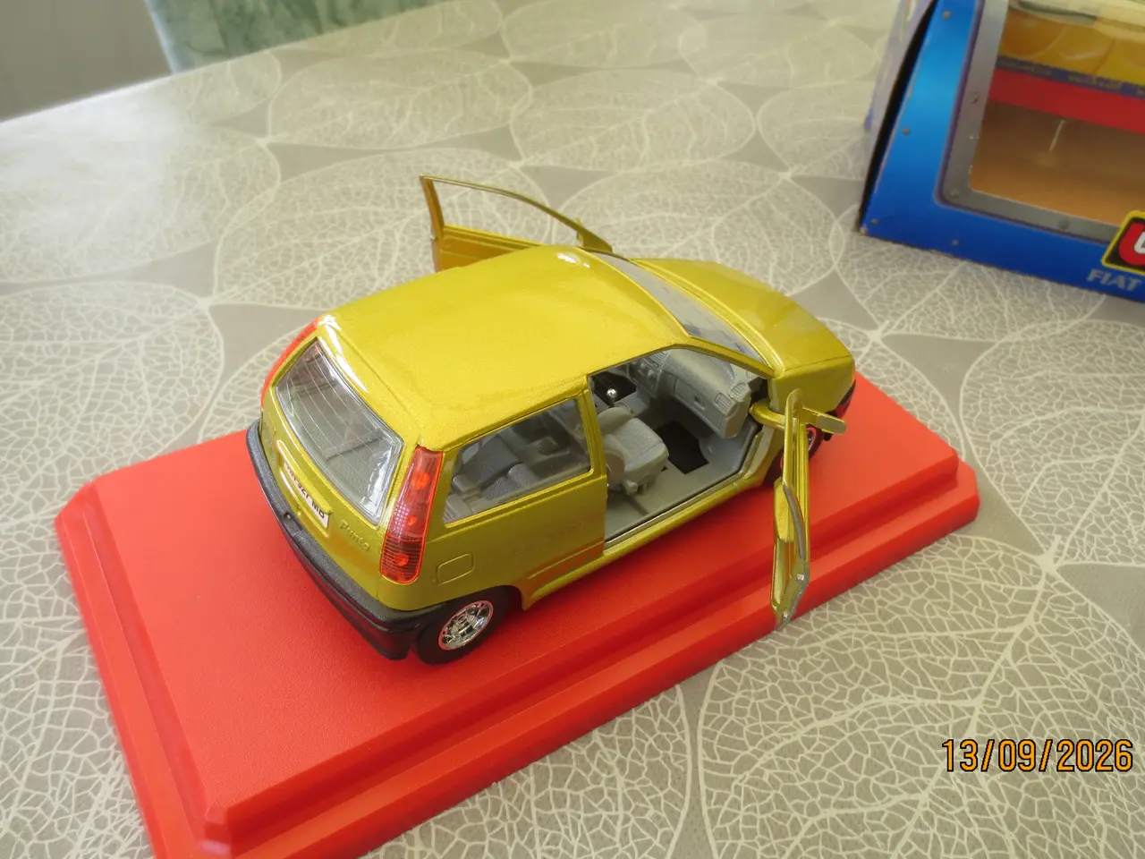Billede 3 - 1 stk Ny Modelbil Fiat Punto