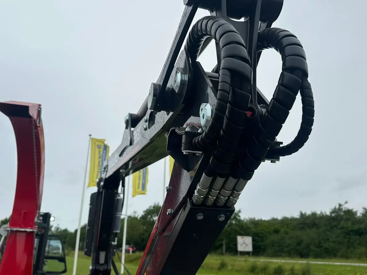 Billede 6 - TP 270 PTO K med FTG 6,3m kran med fjernbetjent joystick.