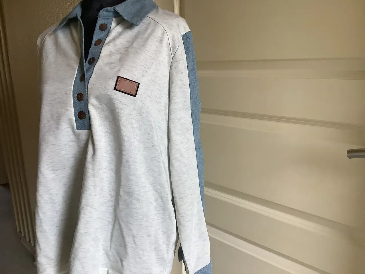 Billede 2 - Helt ny flot og lækker grå sweatshirt str. L