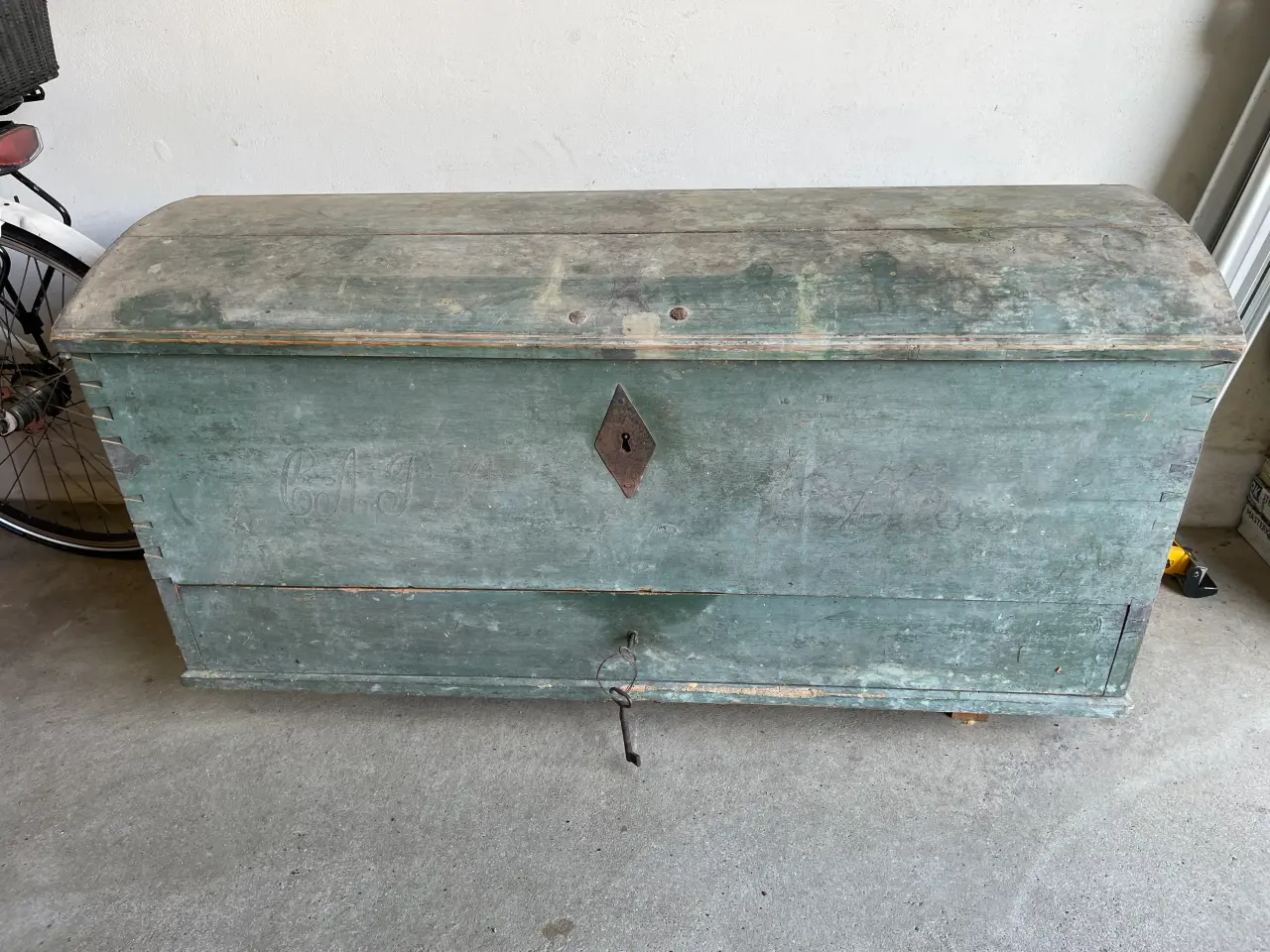 Billede 1 - Gammel solid  kiste