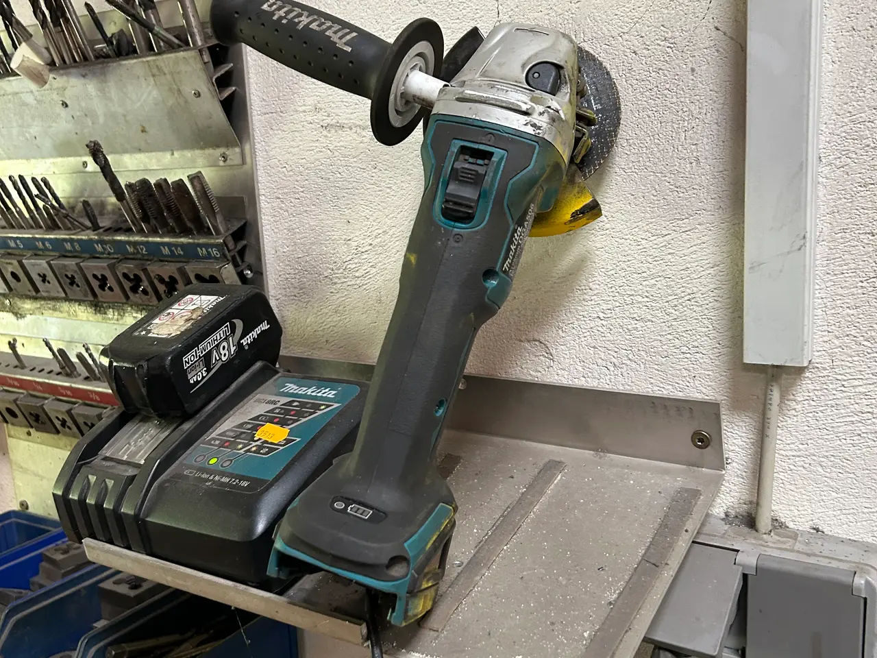 Billede 2 - Vinkelsliber, batteri samt lader MAKITA