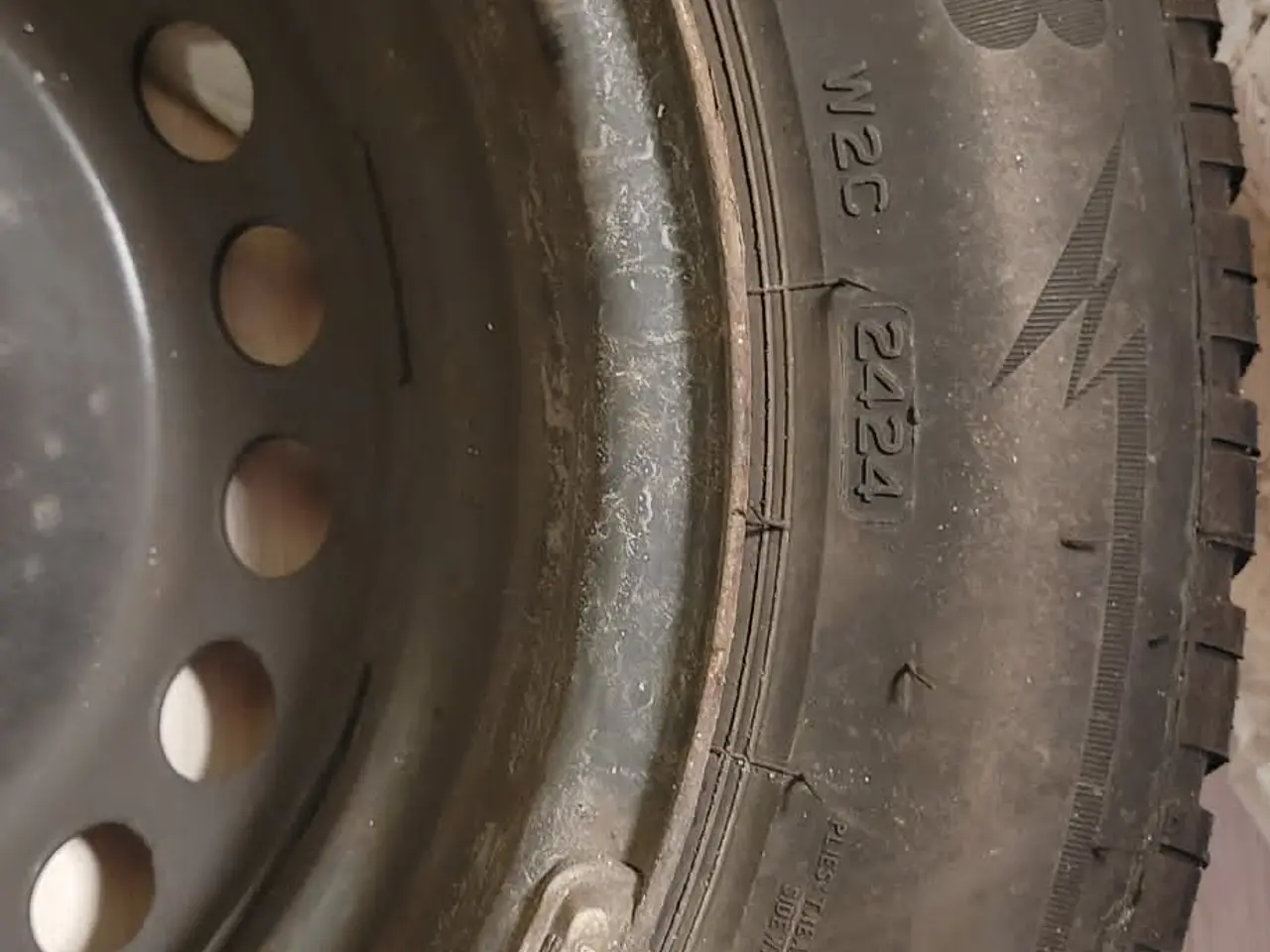 Billede 7 - 4 komplette Bridgestone vinterhjul – 14" stålfælge