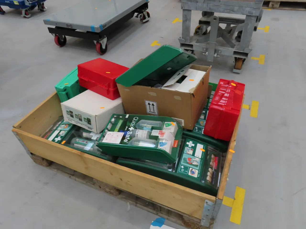 Billede 1 - Palle med div. rensestationer QUICK+SAFE m.m.