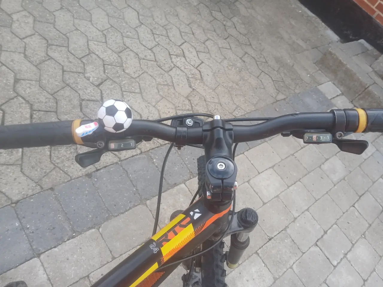 Billede 2 - Drengecykel 24 tommer
