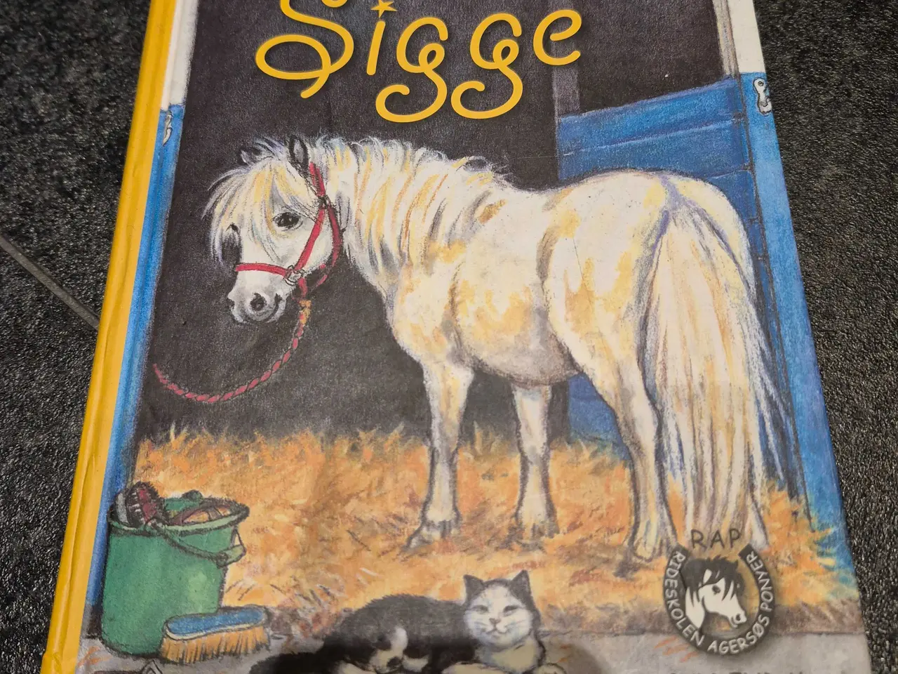 Billede 1 - Børnebogen "Alle elsker Sigge