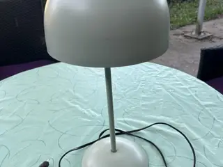 Lyse grøn bordlampe