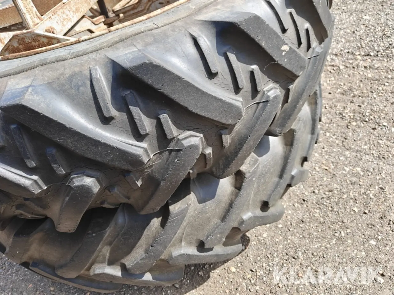 Billede 4 - Tvillinghjul Kleber 13.6 R38 2 styk