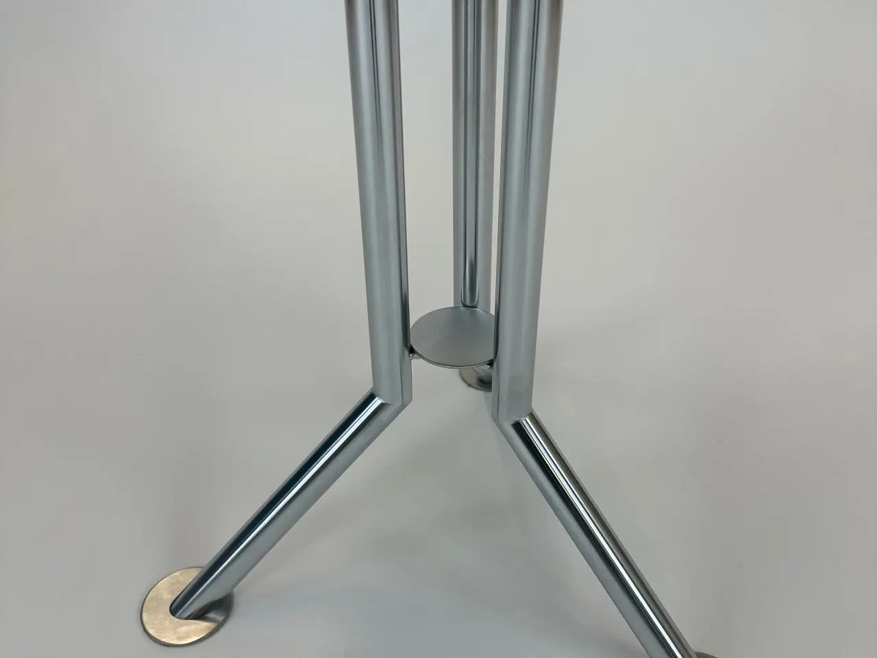 Billede 4 - Magnus Olesen Sofabord – Hvid Ø63 cm