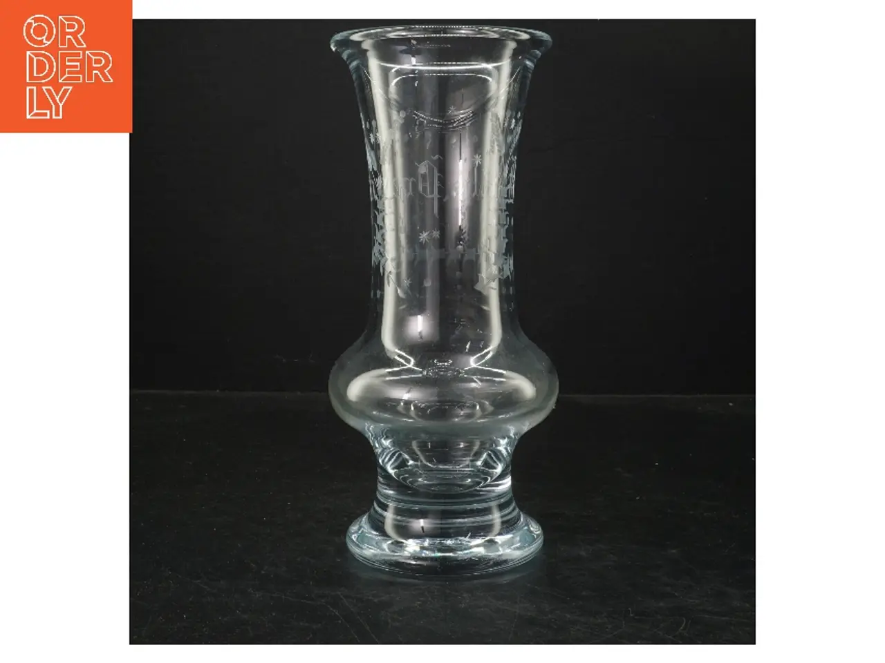Billede 1 - Glasvase med gravering (str. 25 cm)