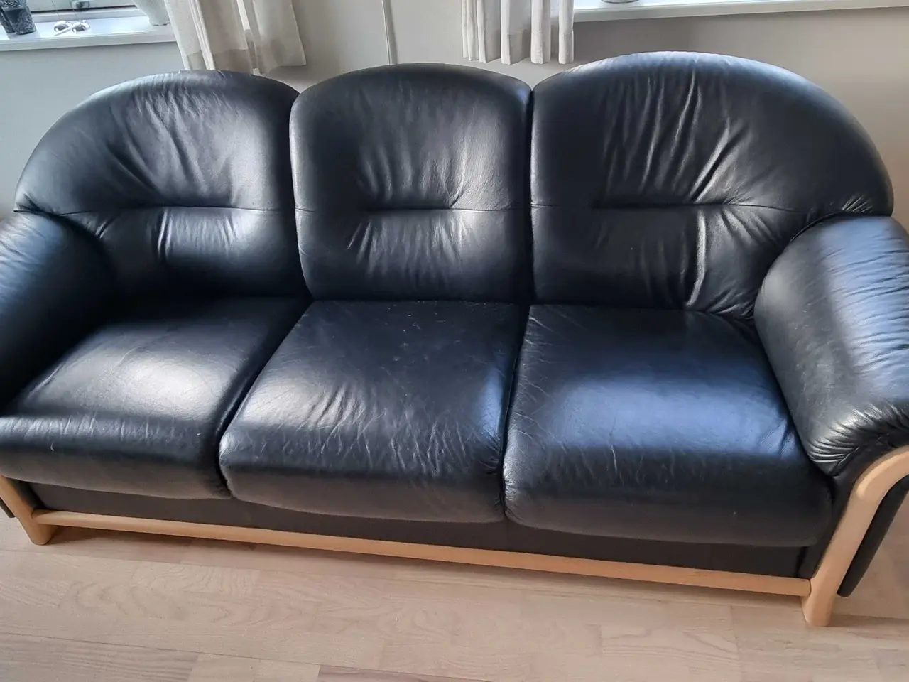 Billede 1 - 3 pers sort lædersofa