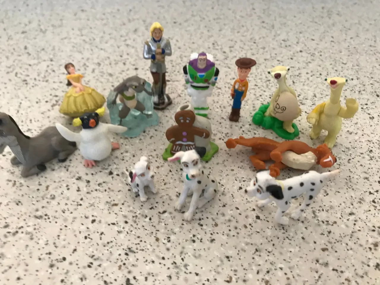 Billede 3 - Disney MINIfigur (14 stk)Perfekt til Julekalender.