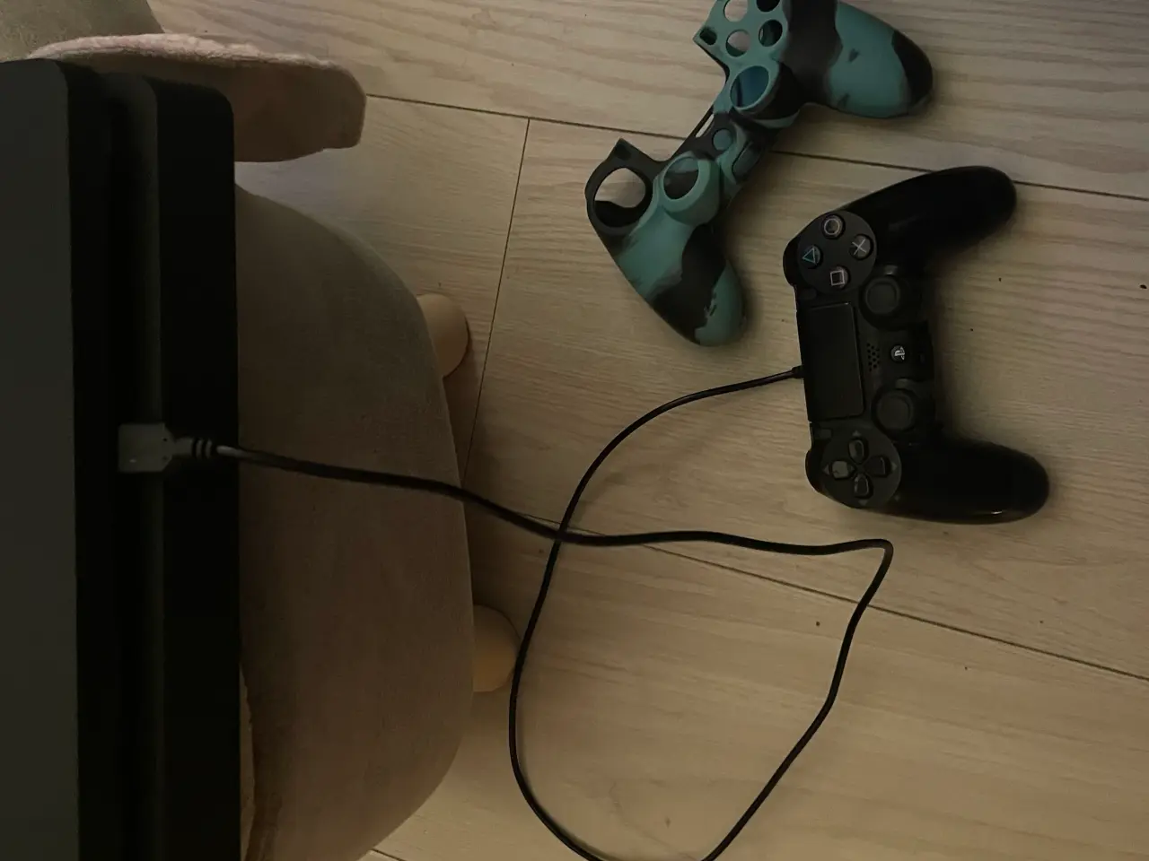 Billede 6 - Playstation4 Slim 500 GB med 1 controller + 2 spil