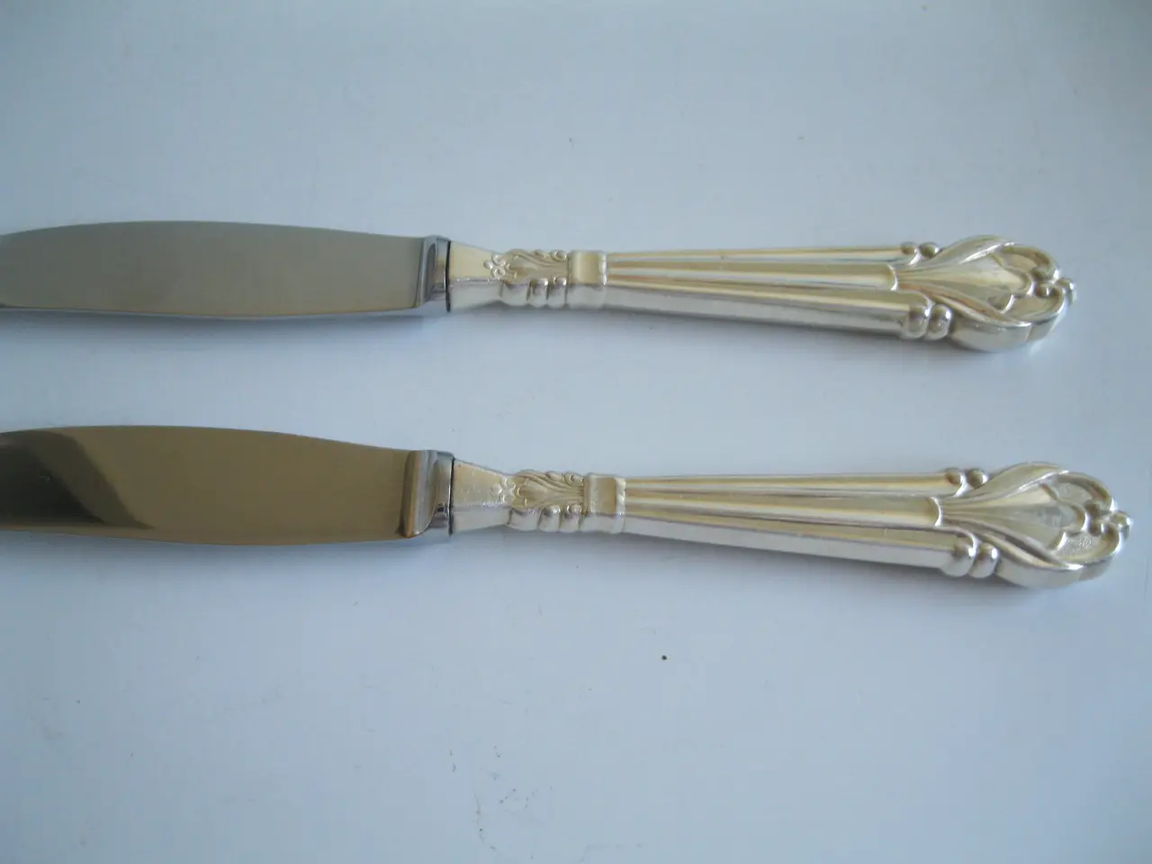 Billede 1 - 2 sølvplet knive 21.5 cm. af ukendt navn