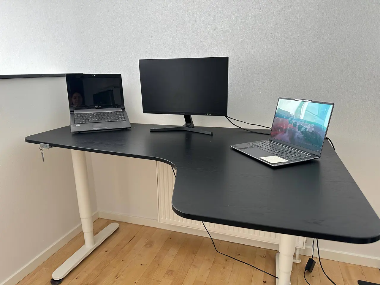 Billede 6 - KEA BEKANT Electric Height-Adjustable Corner Desk