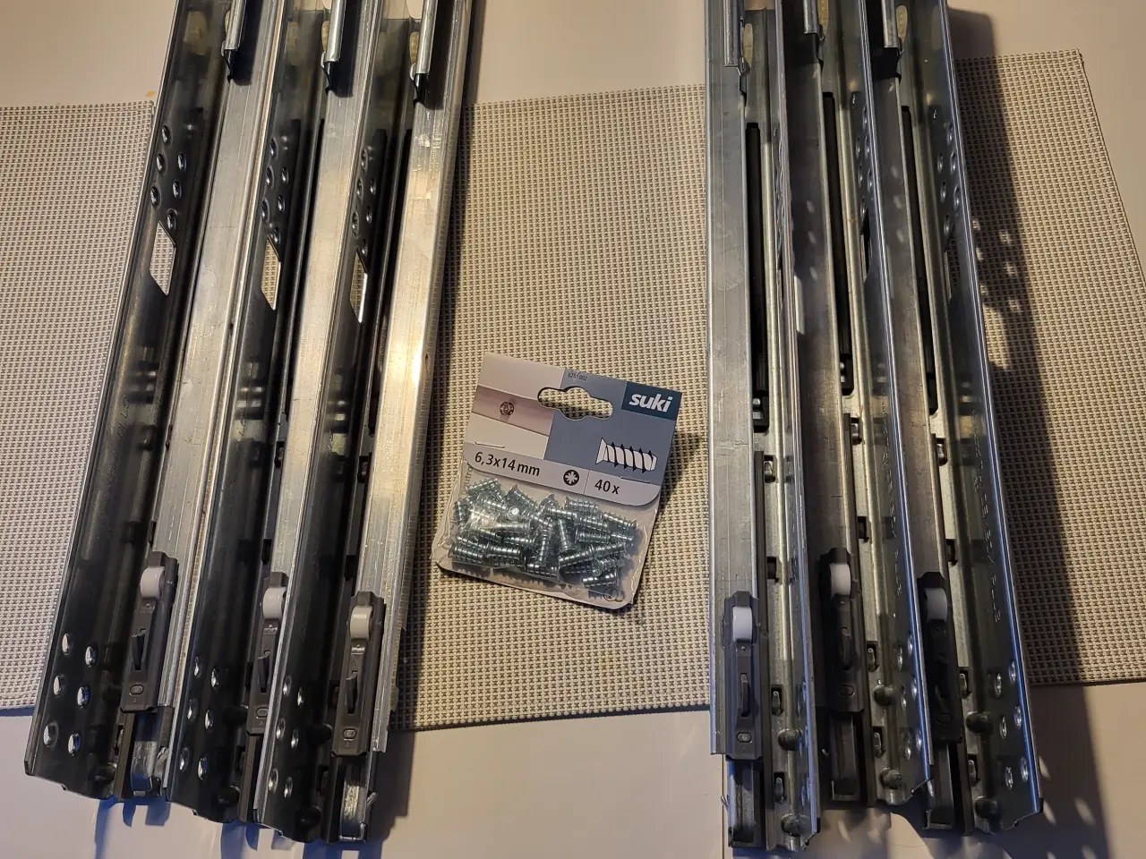 Billede 2 - 1 Sæt Ikea soft luk køkkenskuffe skinner