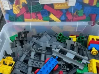 Lego Duplo tog og klodser