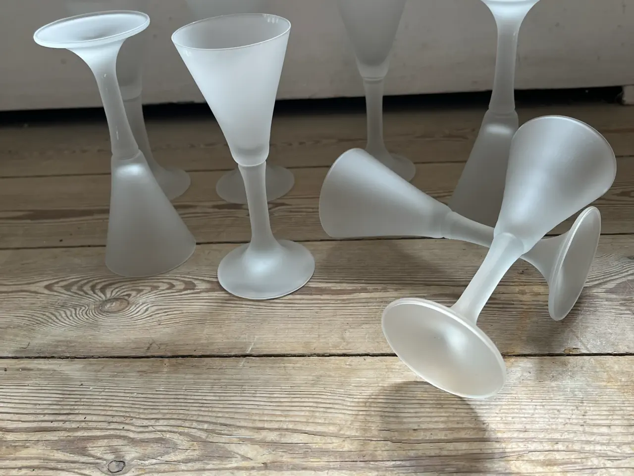 Billede 1 - Store hvide snapseglas