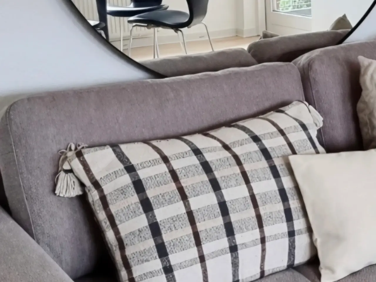 Billede 1 - Bloomingville pude 40x60 fra styling før salg
