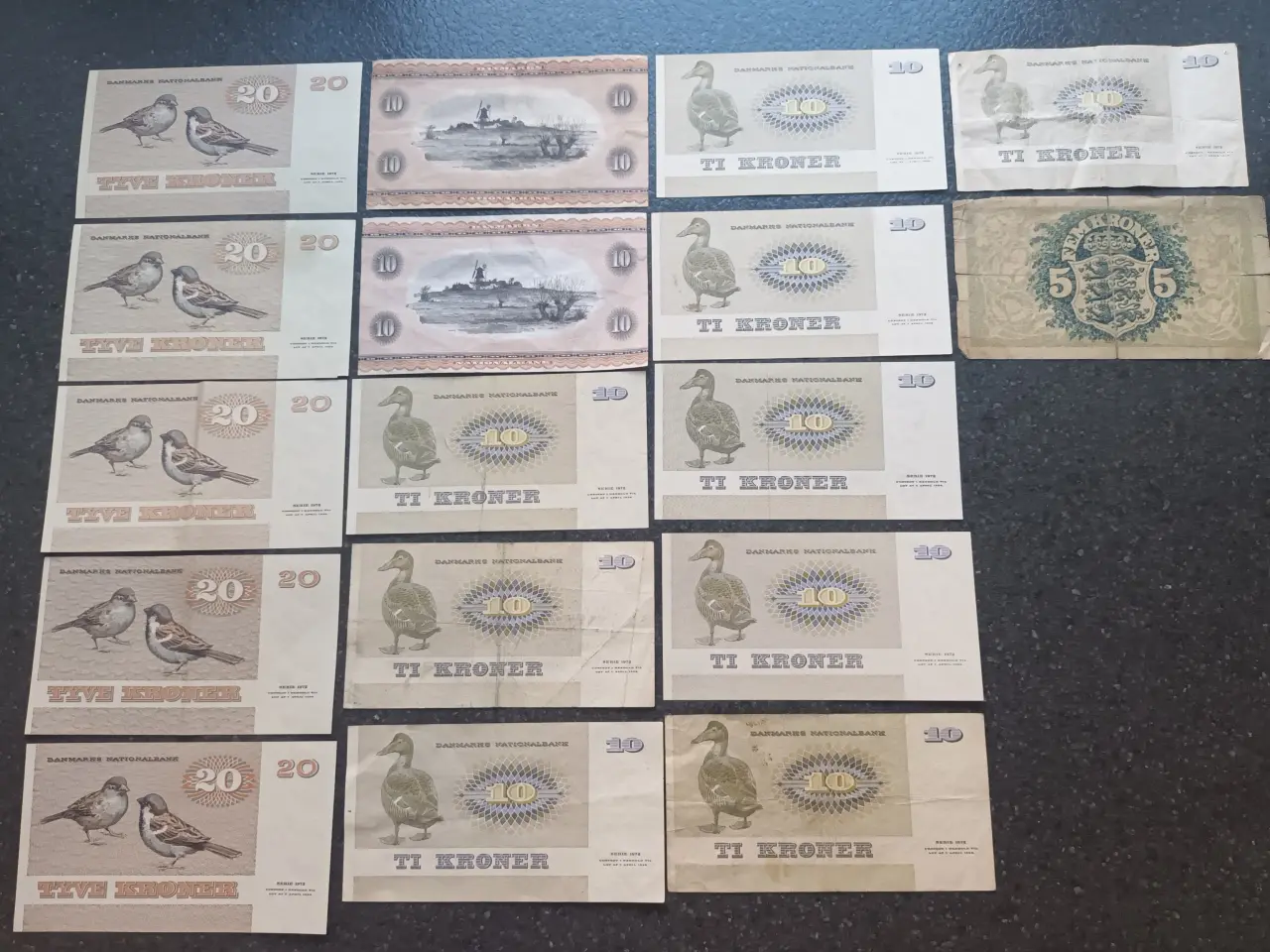 Billede 2 - 17 stk 5 + 10 + 20 kr sedler 1942 til 1988