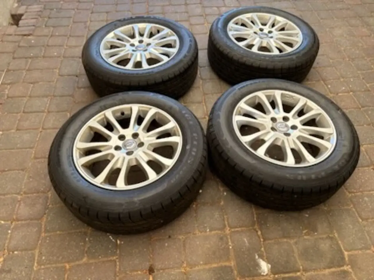 Billede 1 - 4 stk originale XC 60volvo Alufælge med vinterdæk