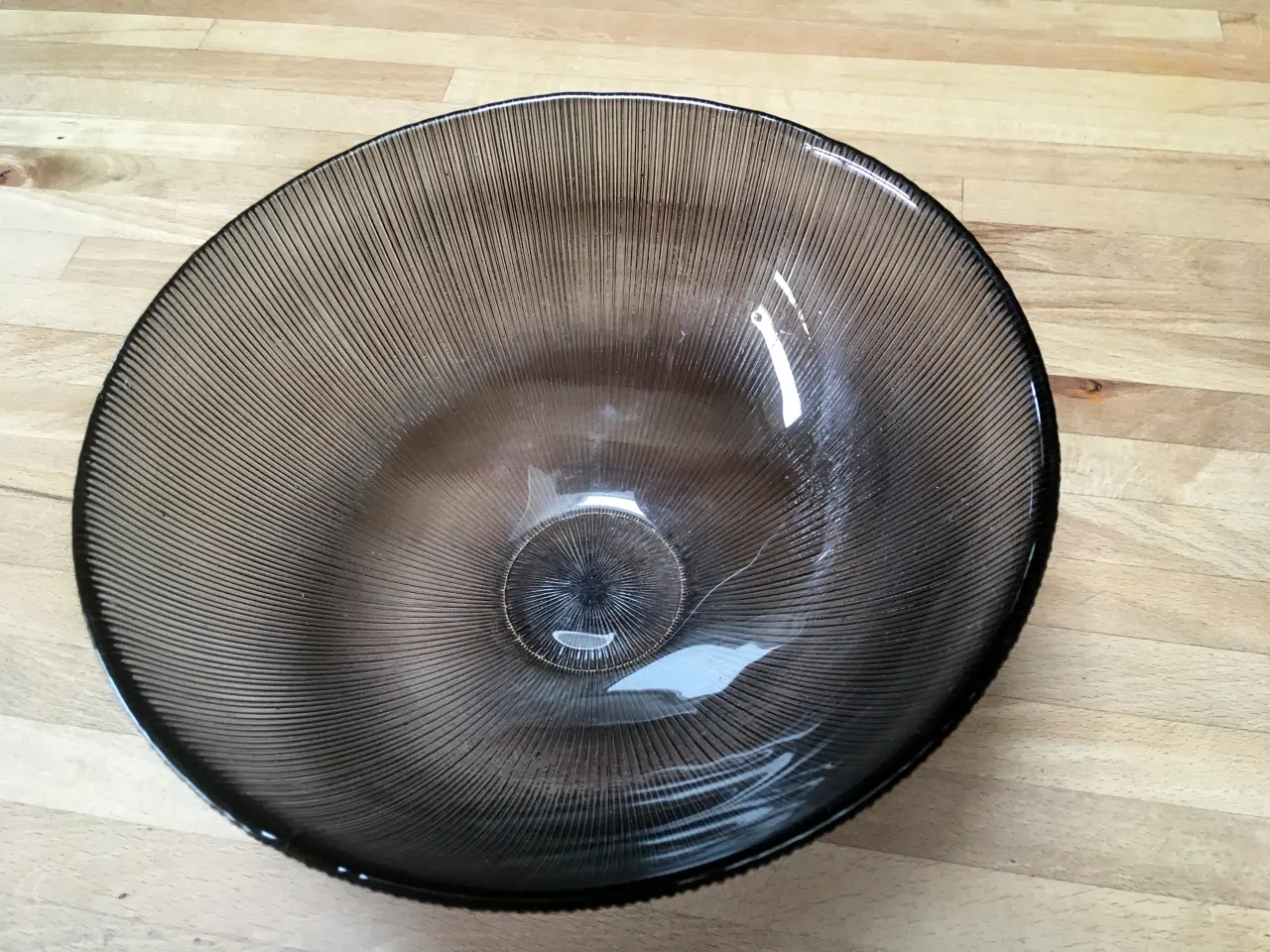 Billede 2 - Glasskåle, farvede i presset glas