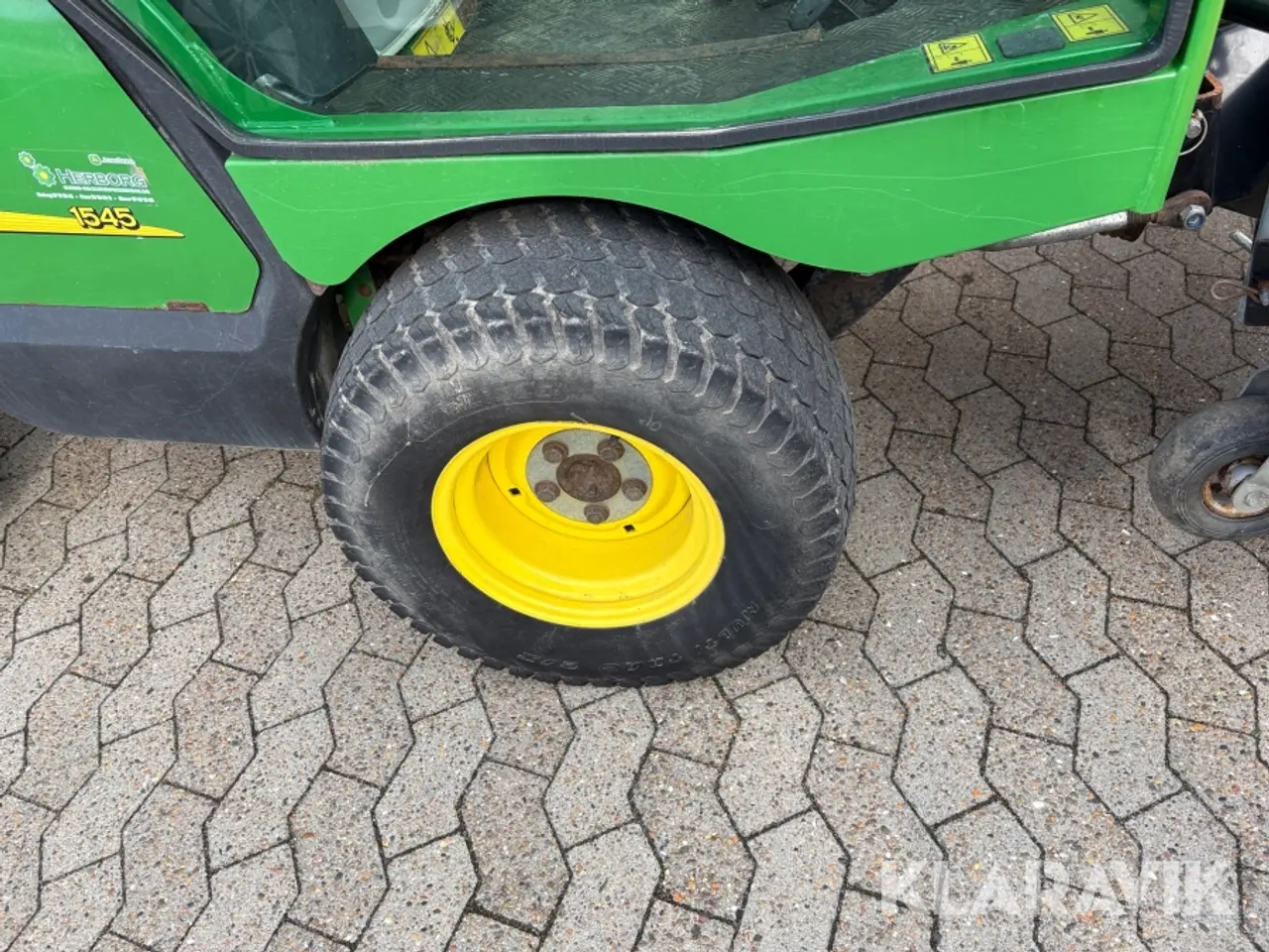 Billede 11 - Redskabsbærer John Deere 1545 med kost