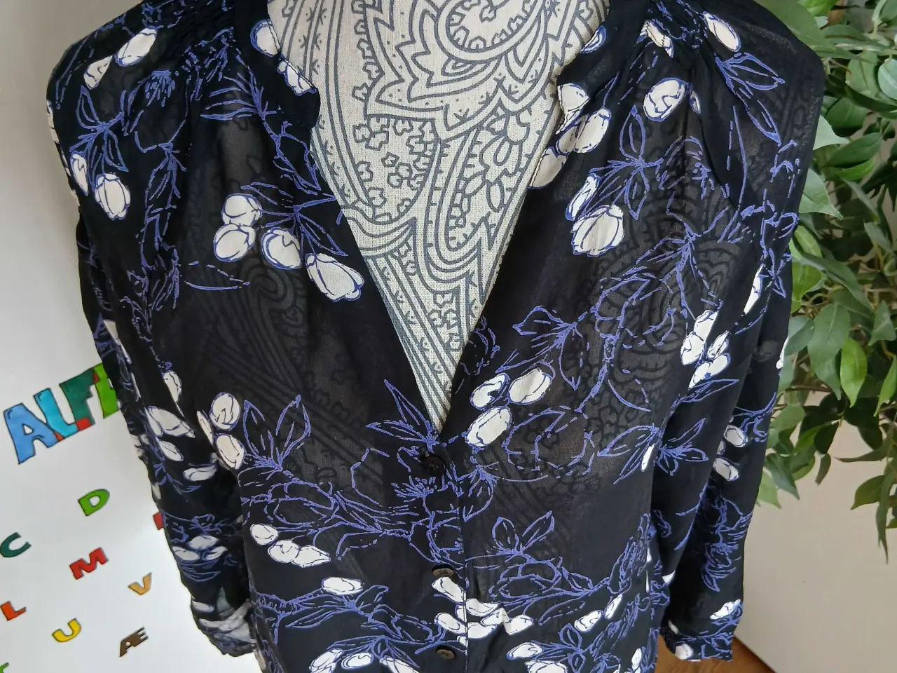Billede 2 - Bluse. Masai. Str Small