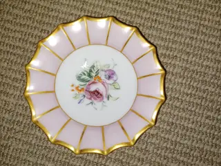 Royal Copenhagen Henriette skål nr 8556. 17 cm