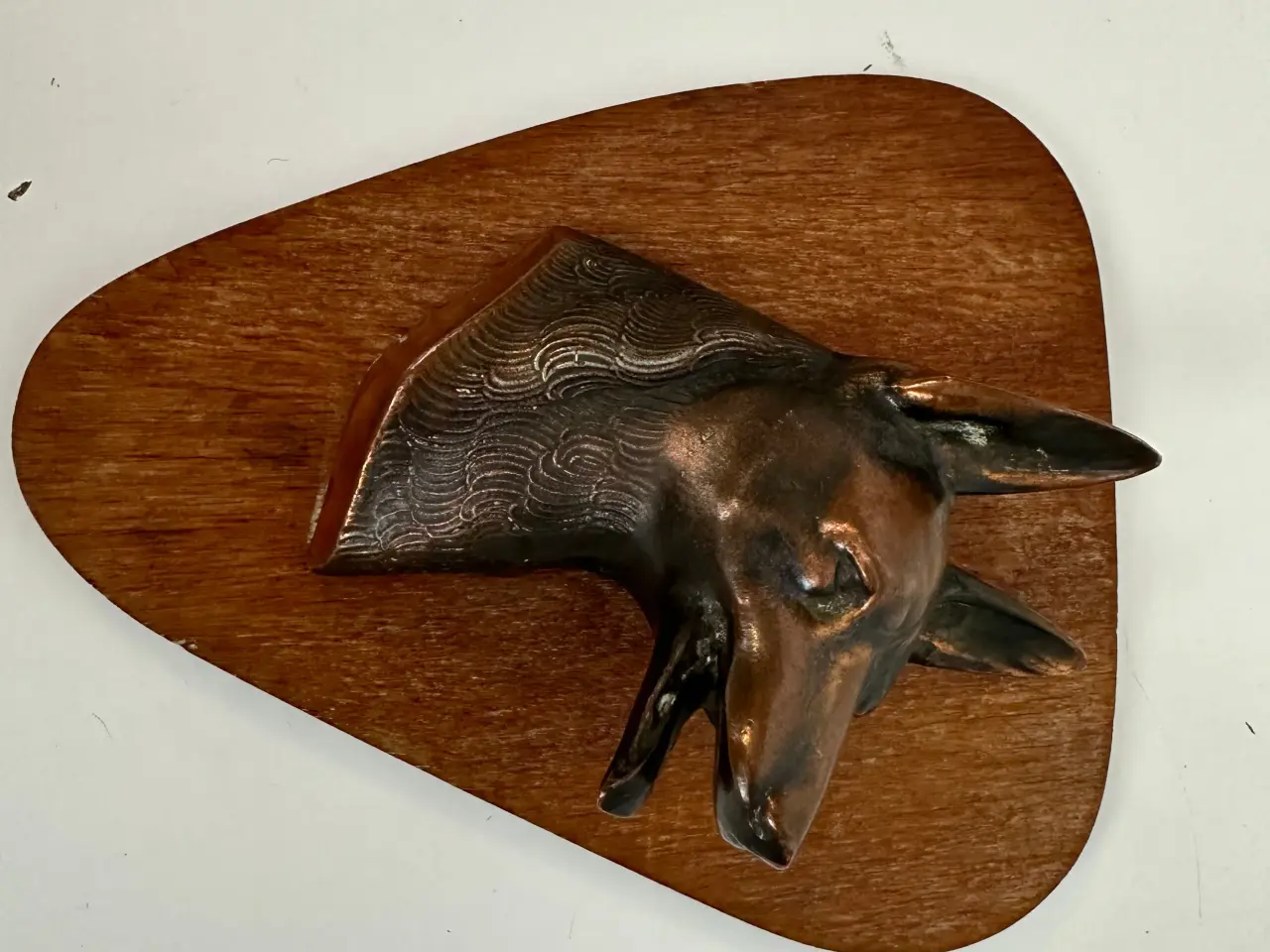 Billede 2 - Vægrelief i teak og bronze (hund)